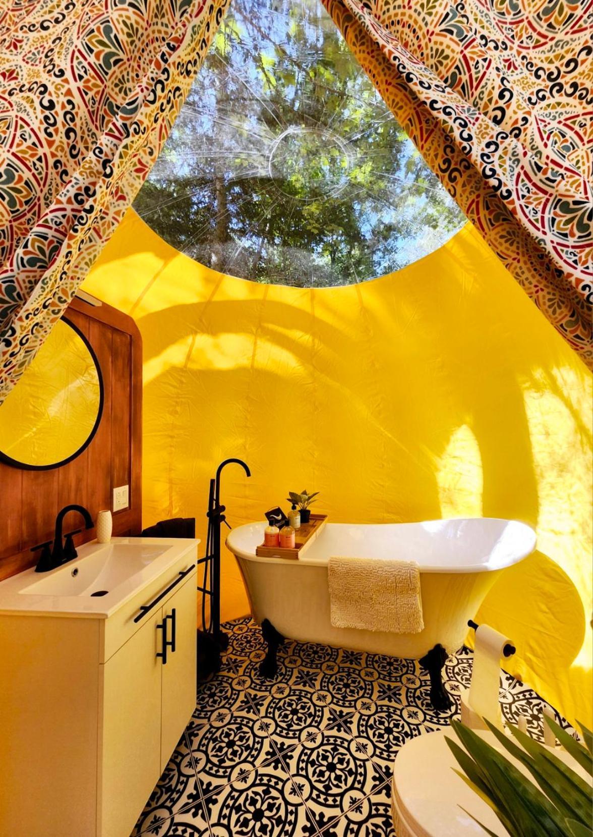 Estrella Glamping Hotell Caraquet Exteriör bild